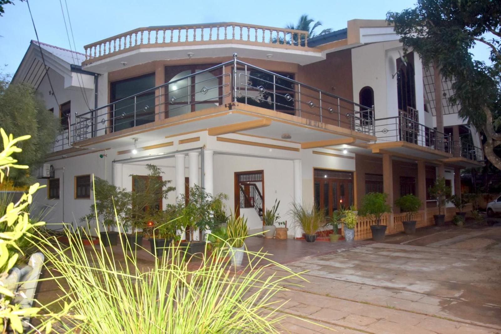 Yellow Birds Resort Анурадхапура Экстерьер фото